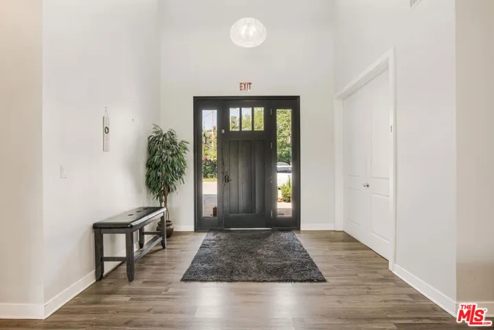 8556 Newcastle Avenue, Northridge, California 91325