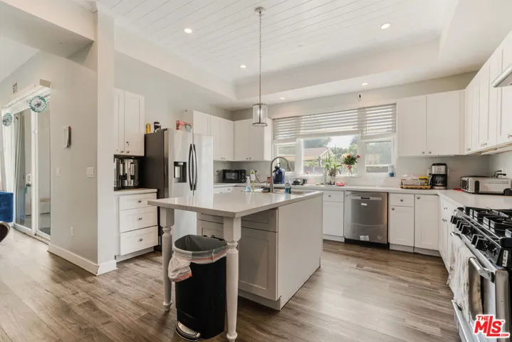 8556 Newcastle Avenue, Northridge, California 91325