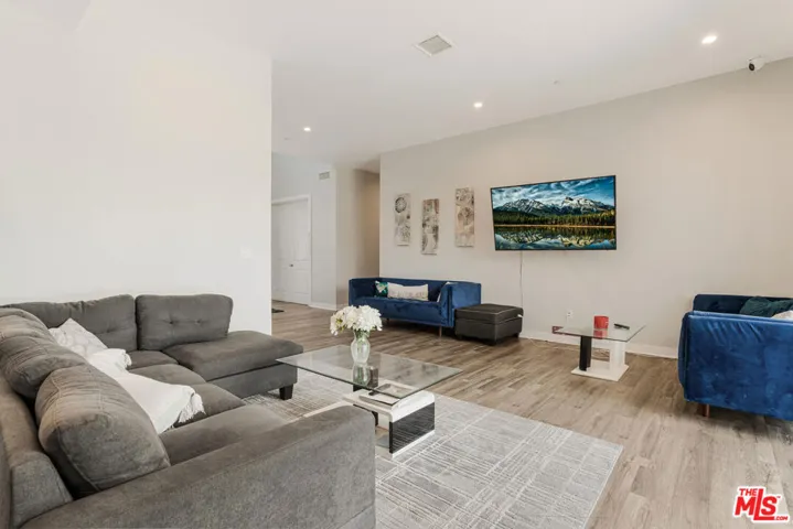 8556 Newcastle Avenue, Northridge, California 91325