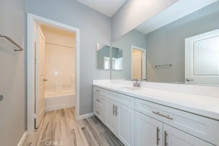 bedroom 3 ensuite bathroom, with tub