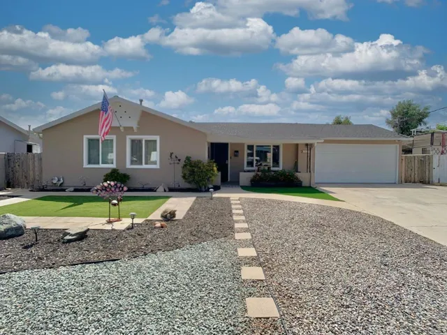 1636 Buckeye Dr. El Cajon