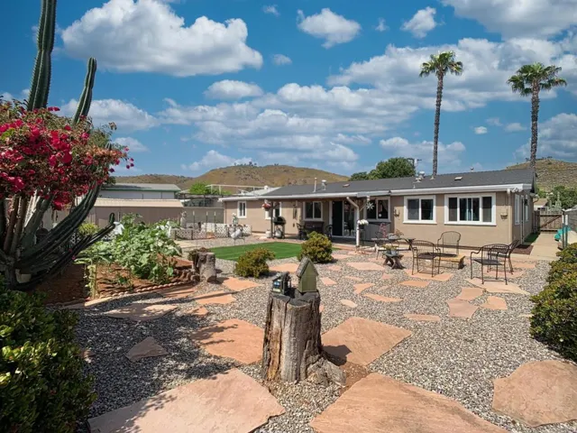 1636 Buckeye Drive, El Cajon, California 92021