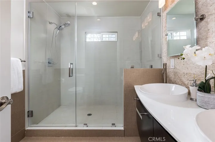 211 E Altadena Drive, Altadena, California 91001