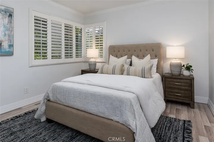 211 E Altadena Drive, Altadena, California 91001