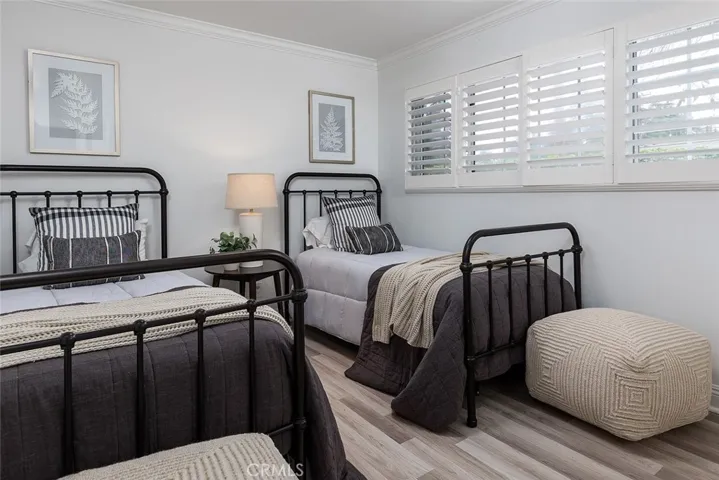 211 E Altadena Drive, Altadena, California 91001