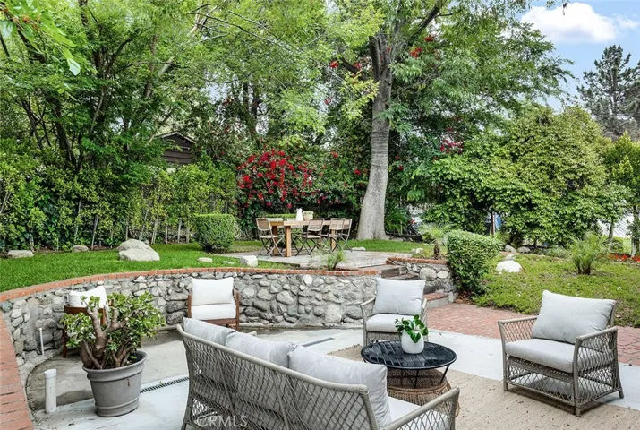 211 E Altadena Drive, Altadena, California 91001