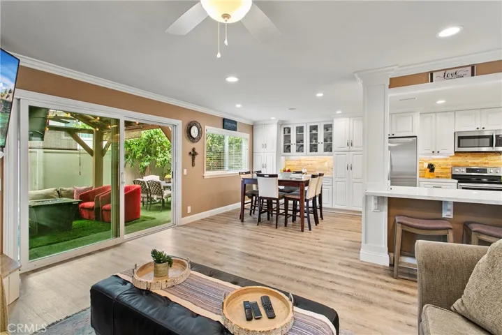 5 Robin Hill Lane, Laguna Hills, California 92653