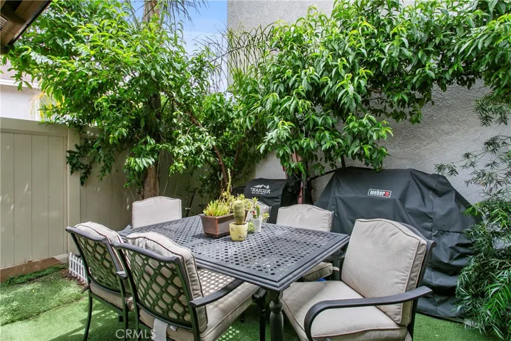 5 Robin Hill Lane, Laguna Hills, California 92653