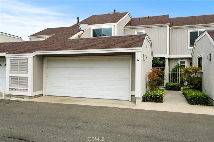 5 Robin Hill Lane, Laguna Hills, California 92653