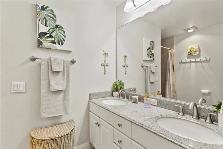5 Robin Hill Lane, Laguna Hills, California 92653