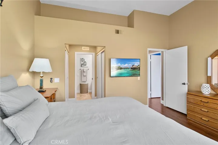 5 Robin Hill Lane, Laguna Hills, California 92653