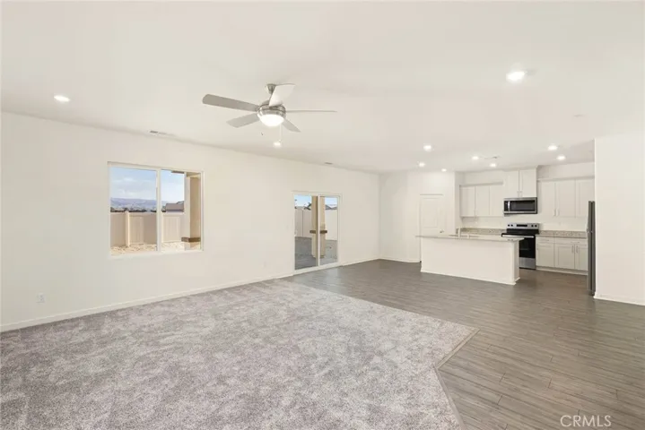 Family Room-Dinning