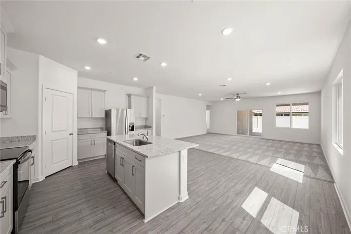 Kitchen to Family Roo,