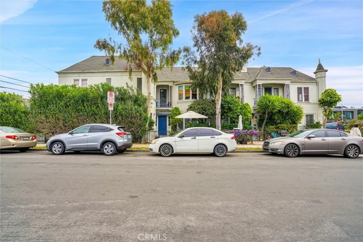 515 Rose Avenue, Venice, California 90291