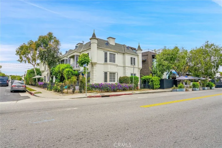 515 Rose Avenue, Venice, California 90291