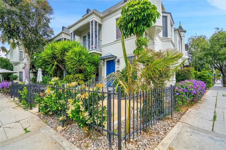515 Rose Avenue, Venice, California 90291