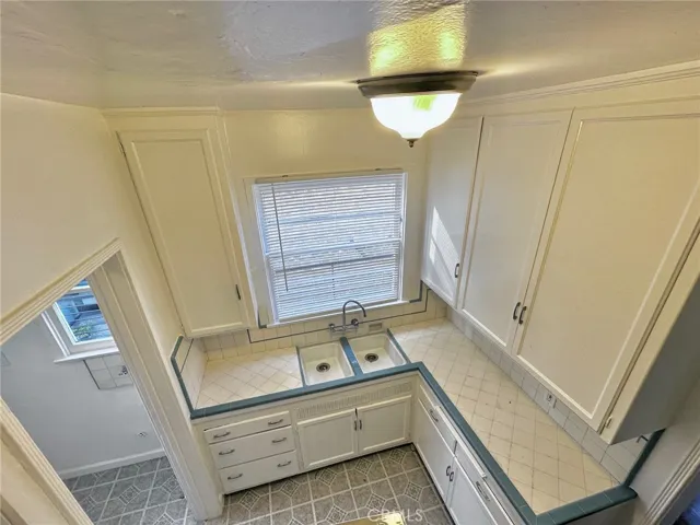 515 Rose Avenue, Venice, California 90291