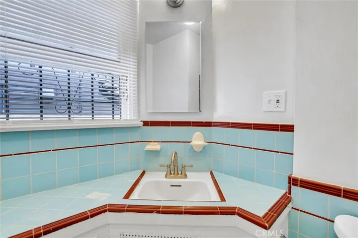 515 Rose Avenue, Venice, California 90291
