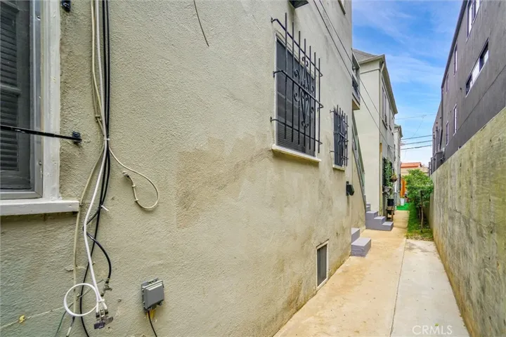 515 Rose Avenue, Venice, California 90291