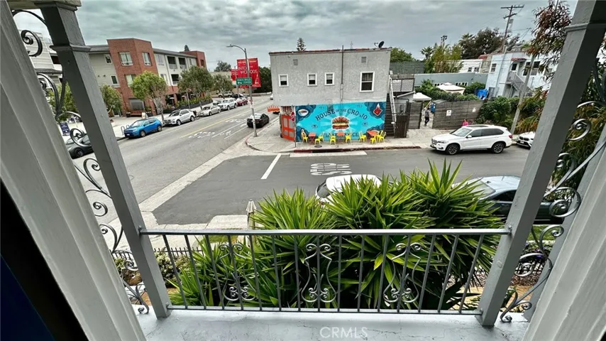 515 Rose Avenue, Venice, California 90291