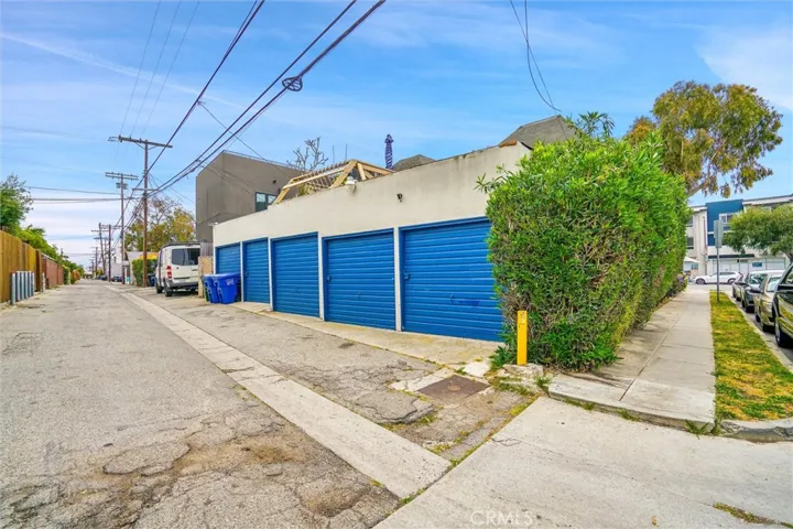 515 Rose Avenue, Venice, California 90291