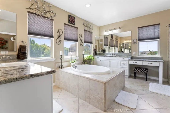Master Bath - Ensuite