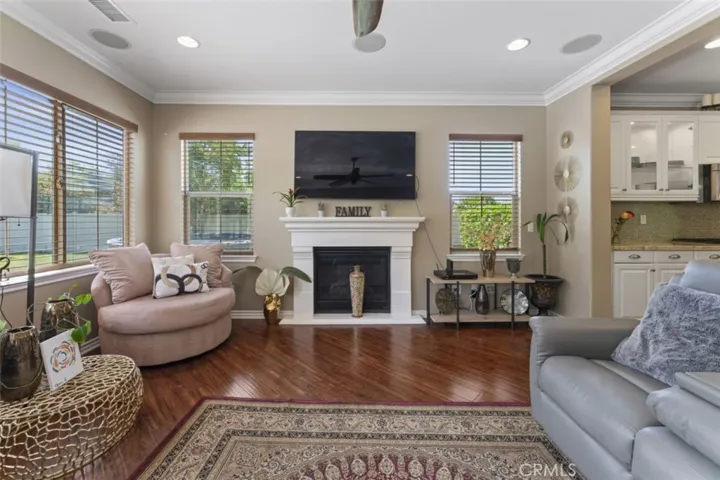 Very comfortable Livingroom with fireplace
