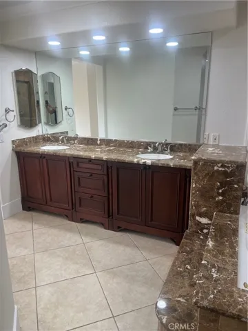 Master Room Bathroom
