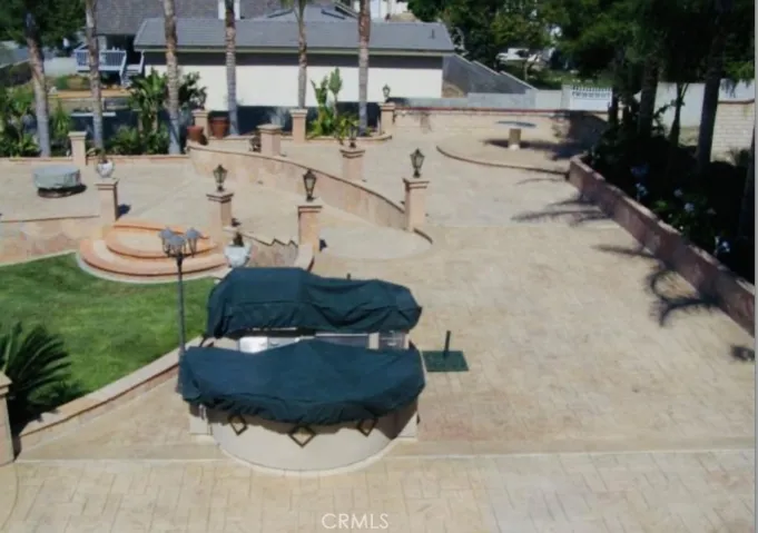 Huge Back yard for Entertainment