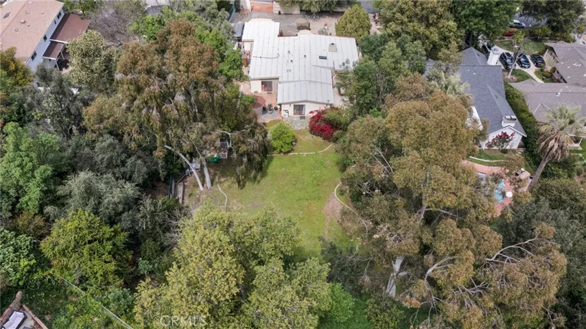 23346 Calvert Street, Woodland Hills, California 91367
