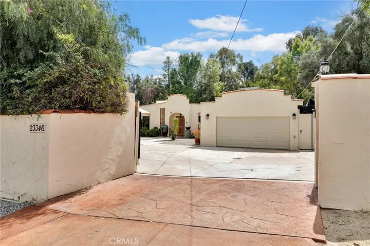 23346 Calvert Street, Woodland Hills, California 91367