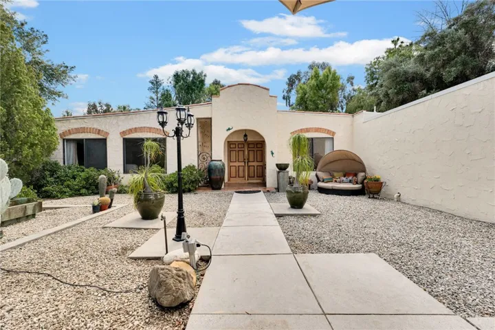 23346 Calvert Street, Woodland Hills, California 91367