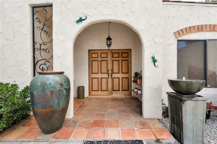 23346 Calvert Street, Woodland Hills, California 91367