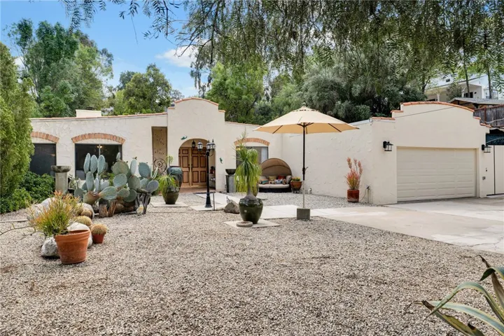 23346 Calvert Street, Woodland Hills, California 91367