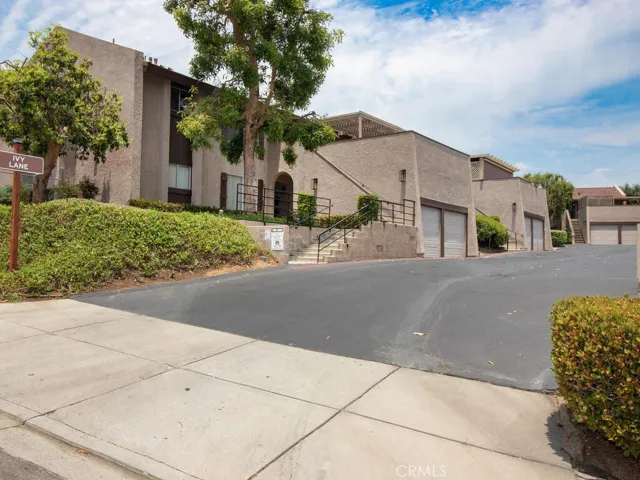 310 Ivy Lane, Fallbrook, California 92028