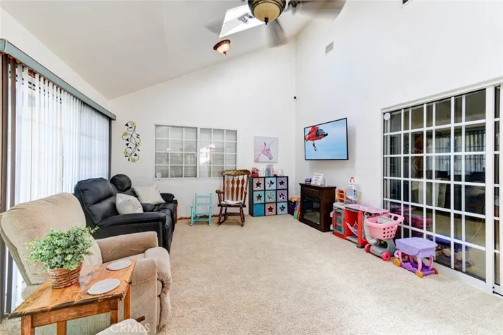 9956 Walnut Street, Bellflower, California 90706