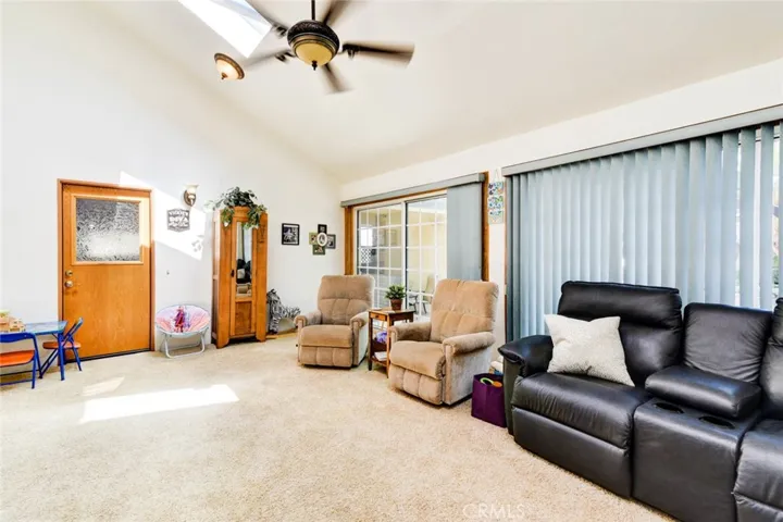 9956 Walnut Street, Bellflower, California 90706