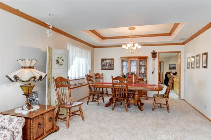 LOOKING INTO DINING ROOM FROM LR