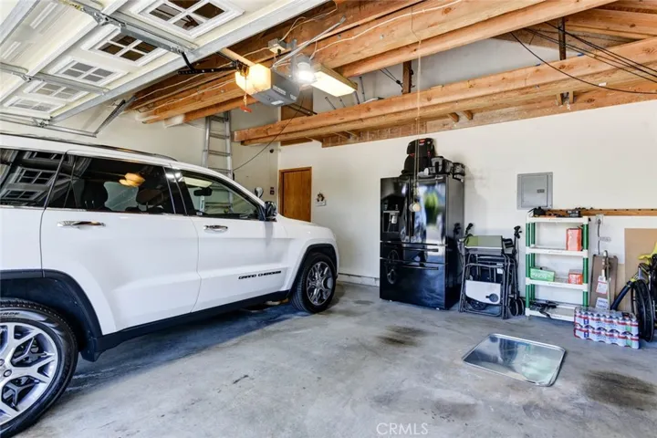 FIRST DOUBLE GARAGE WITH DIRECT ACCESS TO