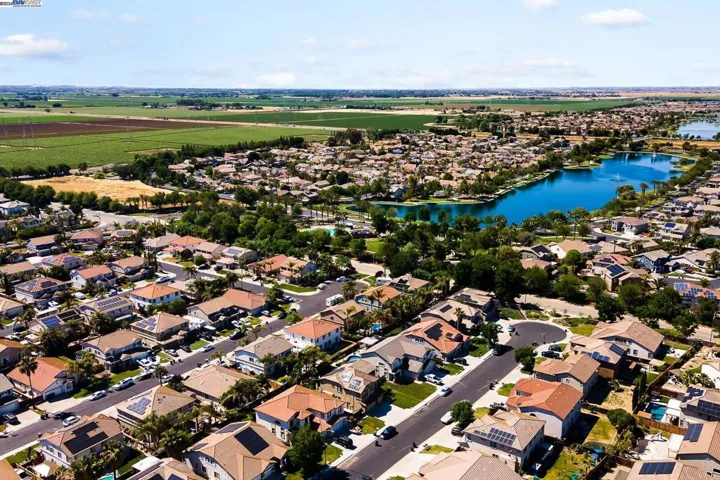 435 Emerson Ct, Discovery Bay, California 94505