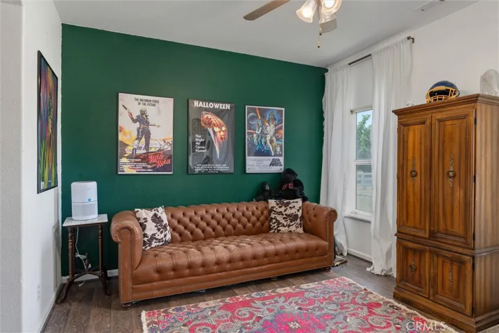 Front master sitting room