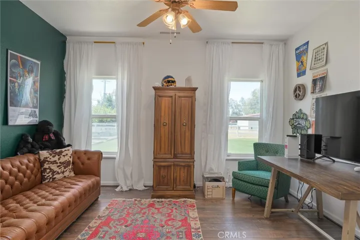 Front master sitting room