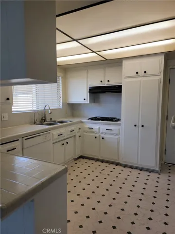 465 Hermosa Street, Hemet, California 92543