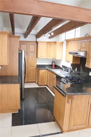 Kitchen 2