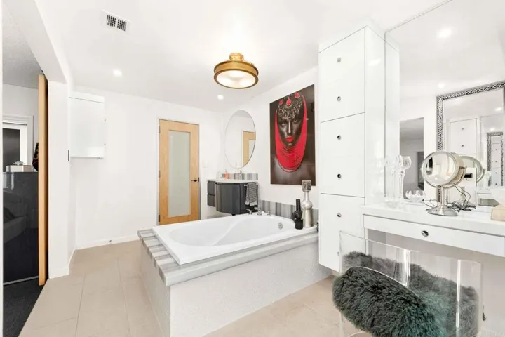 5559 Royal Hill Drive, Riverside, California 92506