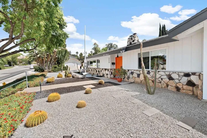 5559 Royal Hill Drive, Riverside, California 92506