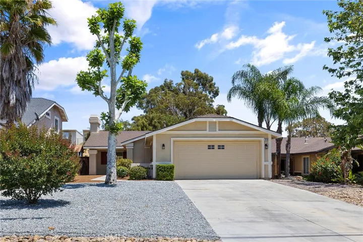 Easy maintenance front yard