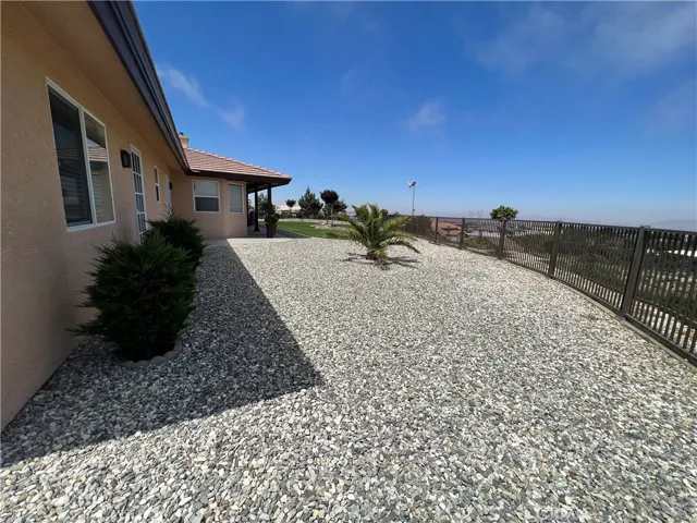 10023 Mirandy Way, Oak Hills, California 92344