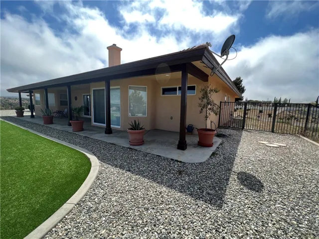 10023 Mirandy Way, Oak Hills, California 92344