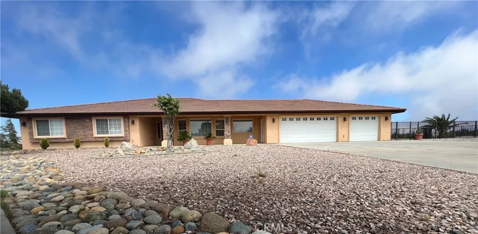 10023 Mirandy Way, Oak Hills, California 92344